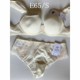 未使用SOMONE PERELE シモーヌペレール ブラジャー　ショーツ　セット ☆お値下げ中☆Simone Pereleシモーヌペレール ブラジャー
