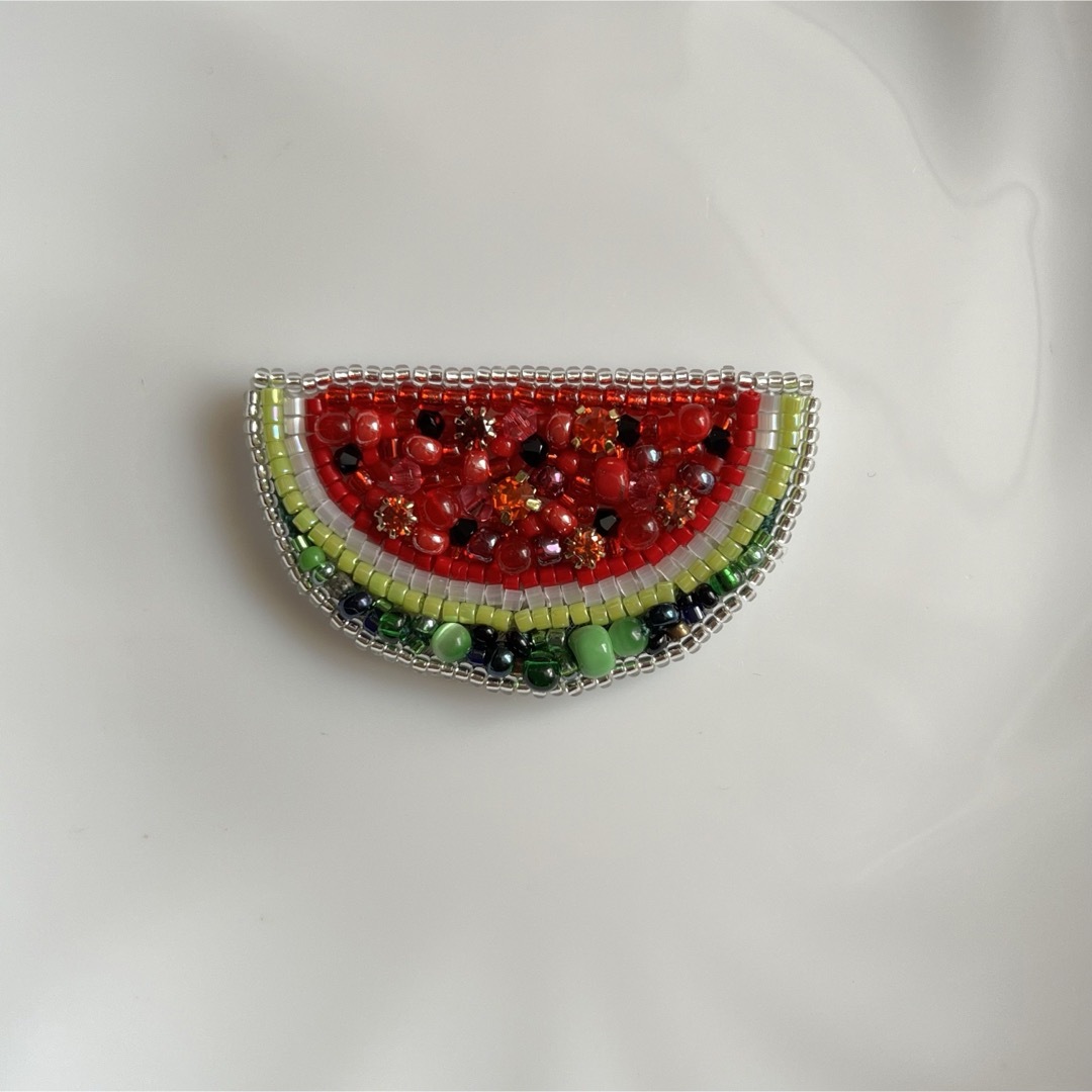 ¥2499   スイカ?　watermelon ブローチ　ビーズ刺繍