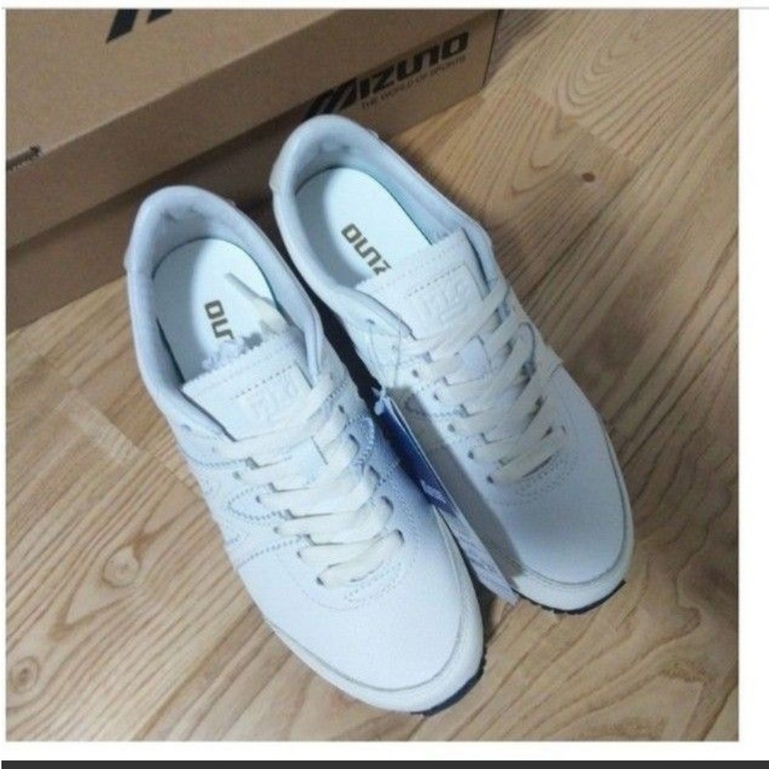 新品11000円☆mizunoミズノ スニーカー D1GF211210 クリーム 靴 新品11000円☆mizunoミズノ スニーカー D1GF211210 クリーム 靴