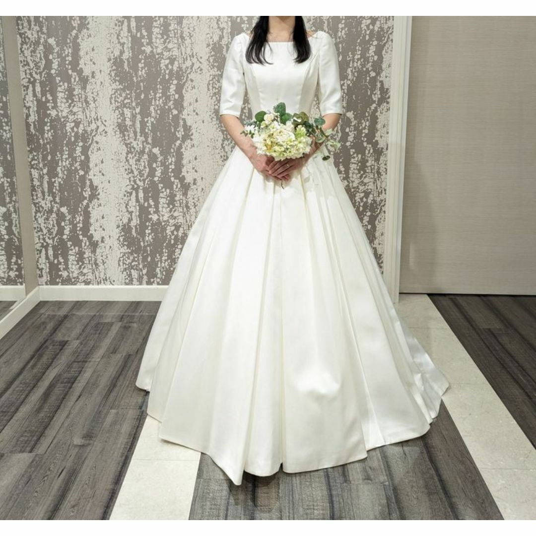 高品質！ウエディングドレス 半袖 背中見せ プリンセスライン 結婚式/披露宴