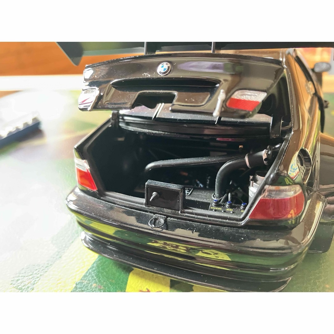 必見】ミニチャンプス製BMW M3 GTR 1/18メタルモデルカーの通販 必見】ミニチャンプス製BMW M3 GTR 1/18メタルモデルカーの通販