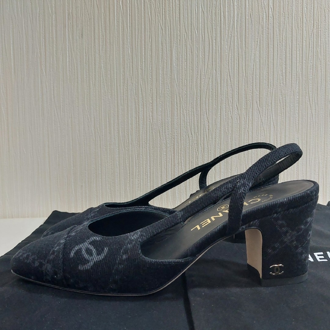 CHANEL - シャネル スリングバック パンプス デニム ブラック CHANEL - シャネル スリングバック パンプス デニム ブラック