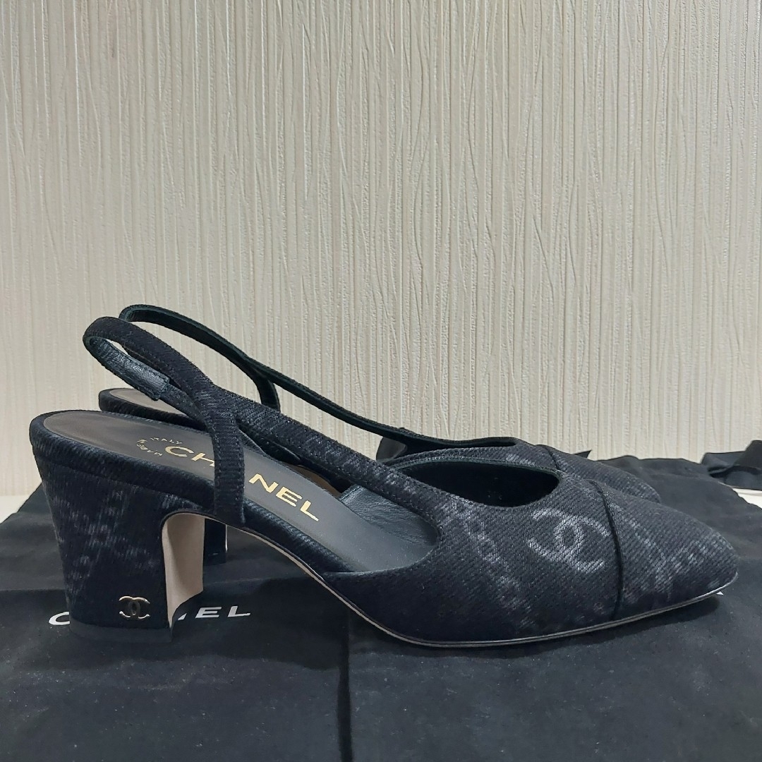 CHANEL - シャネル スリングバック パンプス デニム ブラック CHANEL - シャネル スリングバック パンプス デニム ブラック