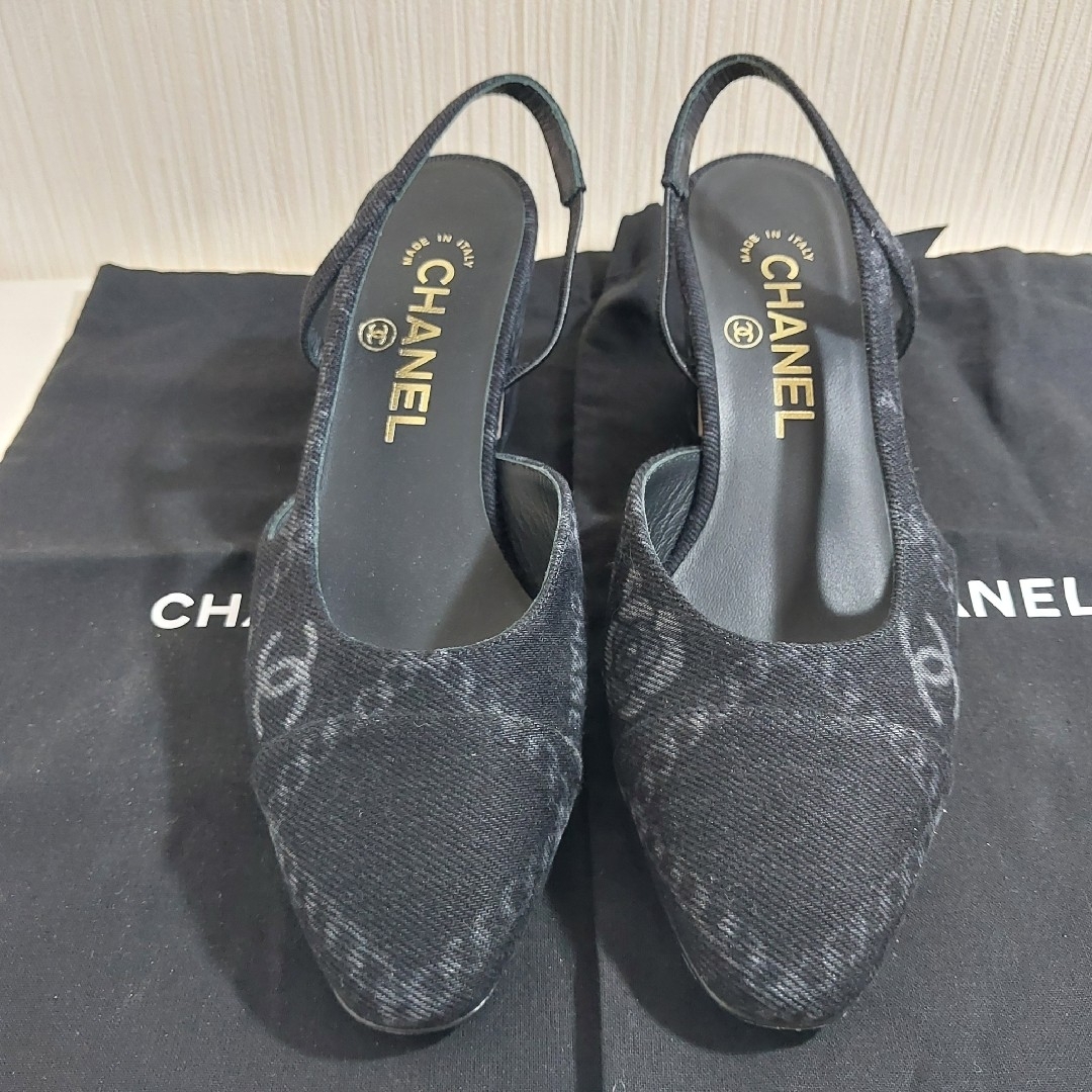 CHANEL - シャネル スリングバック パンプス デニム ブラック CHANEL - シャネル スリングバック パンプス デニム ブラック