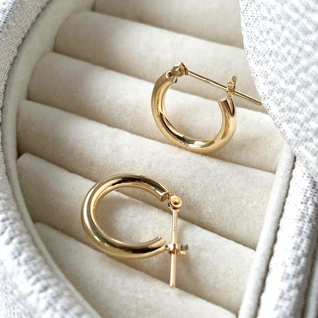 ロピア 爆買い 再入荷♪ 刻印入新品！ 定番フープピアス】イエローゴールド 18金【2×13mm アクセサリー