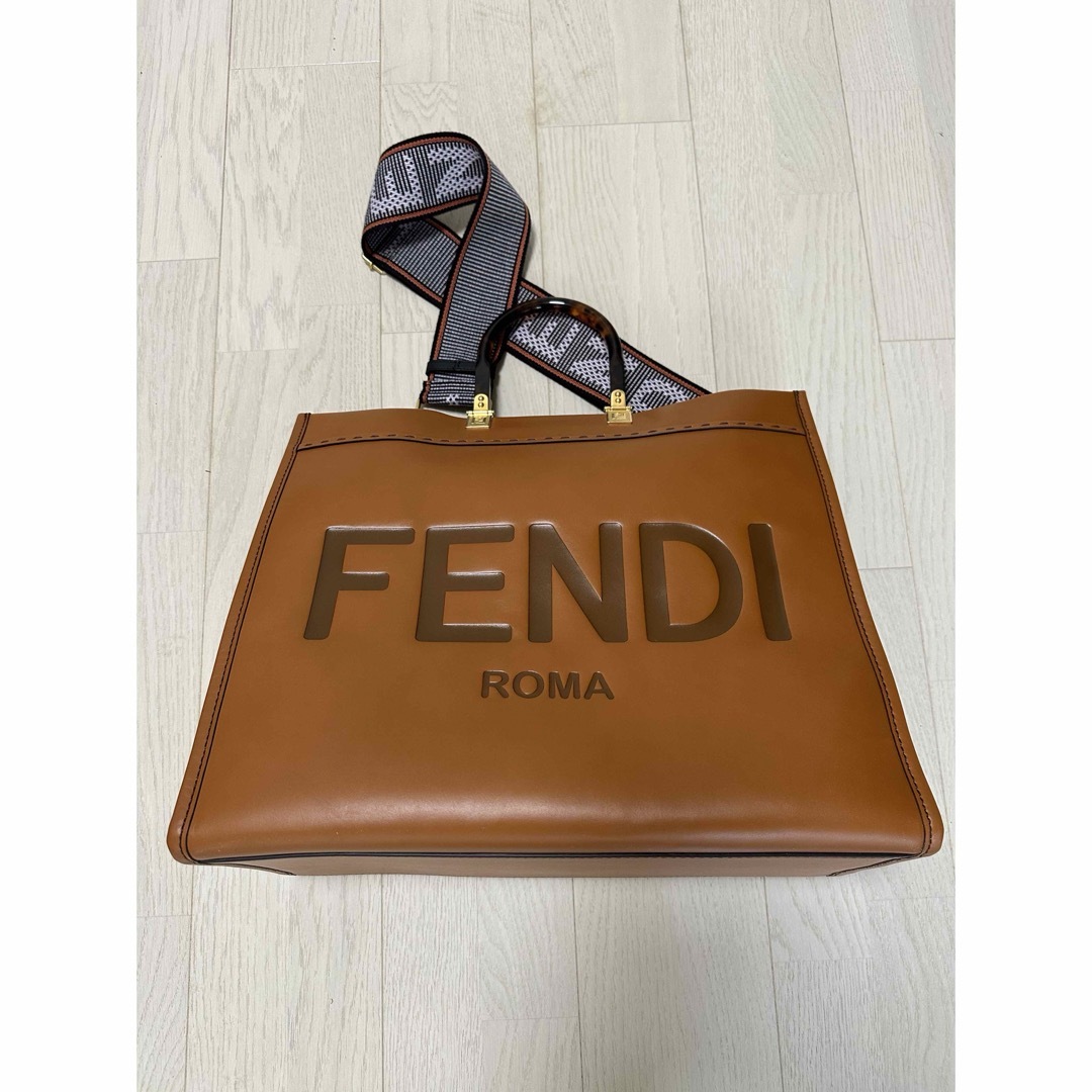 FENDI サンシャイン トートバッグ ラージ (Fendi Bag Roma FENDI サンシャイン トートバッグ ラージ (Fendi Bag Roma