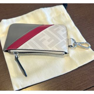 FENDI(財布 ・ マルチカラー)のフリマアイテム一覧 FENDI(財布 ・ マルチカラー)のフリマアイテム一覧