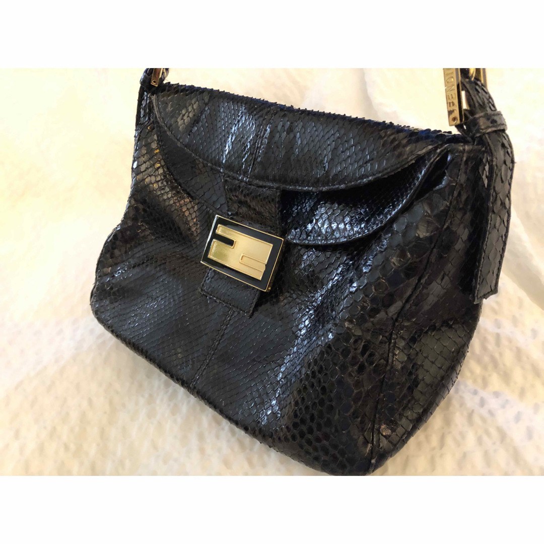 FENDI フェンディ マンマ バケット パイソン エキゾチックレザー FENDI フェンディ マンマ バケット パイソン エキゾチックレザー