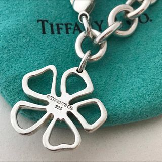 Tiffany & Co.(フラワー ・ ブレスレット/バングル)のフリマ Tiffany & Co.(フラワー ・ ブレスレット/バングル)のフリマ