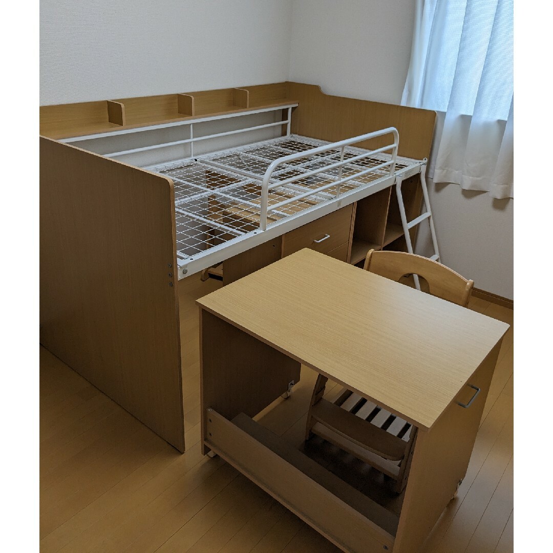 京都市内配送無料❗)ニトリ机つきロフトベッド❗(子供用) 黒かっ 京都市内配送無料❗)ニトリ机つきロフトベッド❗(子供用) 黒かっ