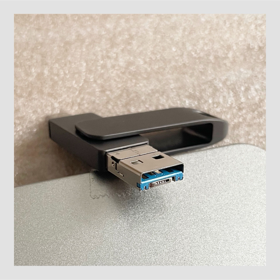 1点限り⭐️USB メモリー 大容量 バックアップ 写真保存 USBケース付 スマホ/家電/カメラのスマートフォン/携帯電話(その他)の商品写真