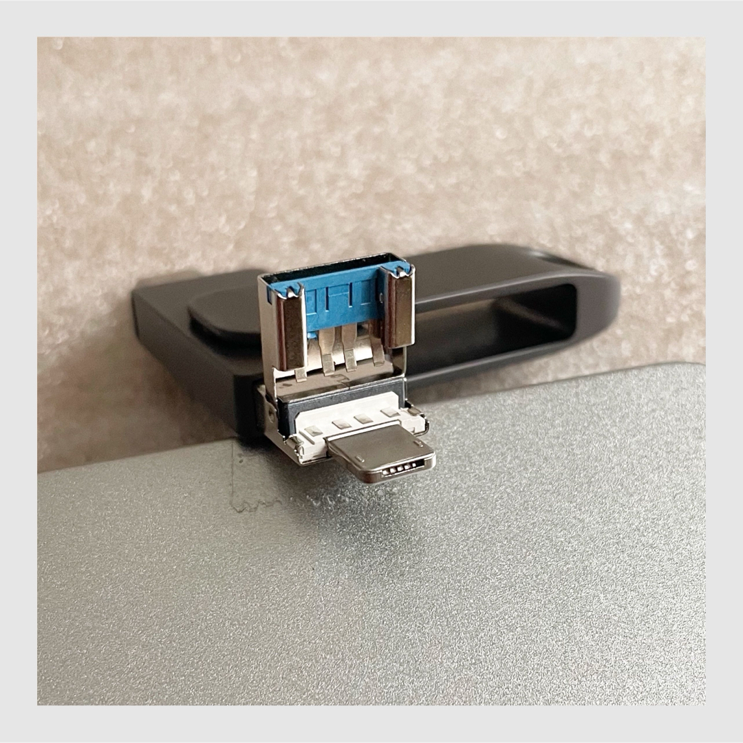 1点限り⭐️USB メモリー 大容量 バックアップ 写真保存 USBケース付 スマホ/家電/カメラのスマートフォン/携帯電話(その他)の商品写真