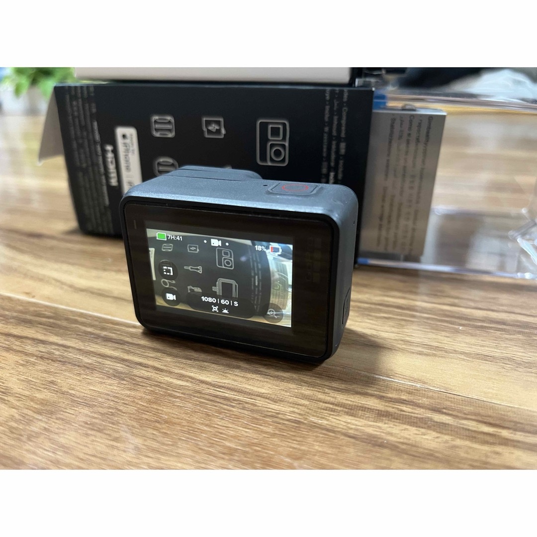 GoPro(ゴープロ)のゴープロ ヒーロー7 ブラック デュアルバッテリーチャージャー SDカードセット スマホ/家電/カメラのカメラ(その他)の商品写真