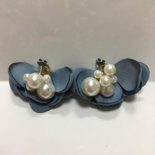 アネモネ(Ane Mone)の花びらピアス ブルー♡(ピアス)