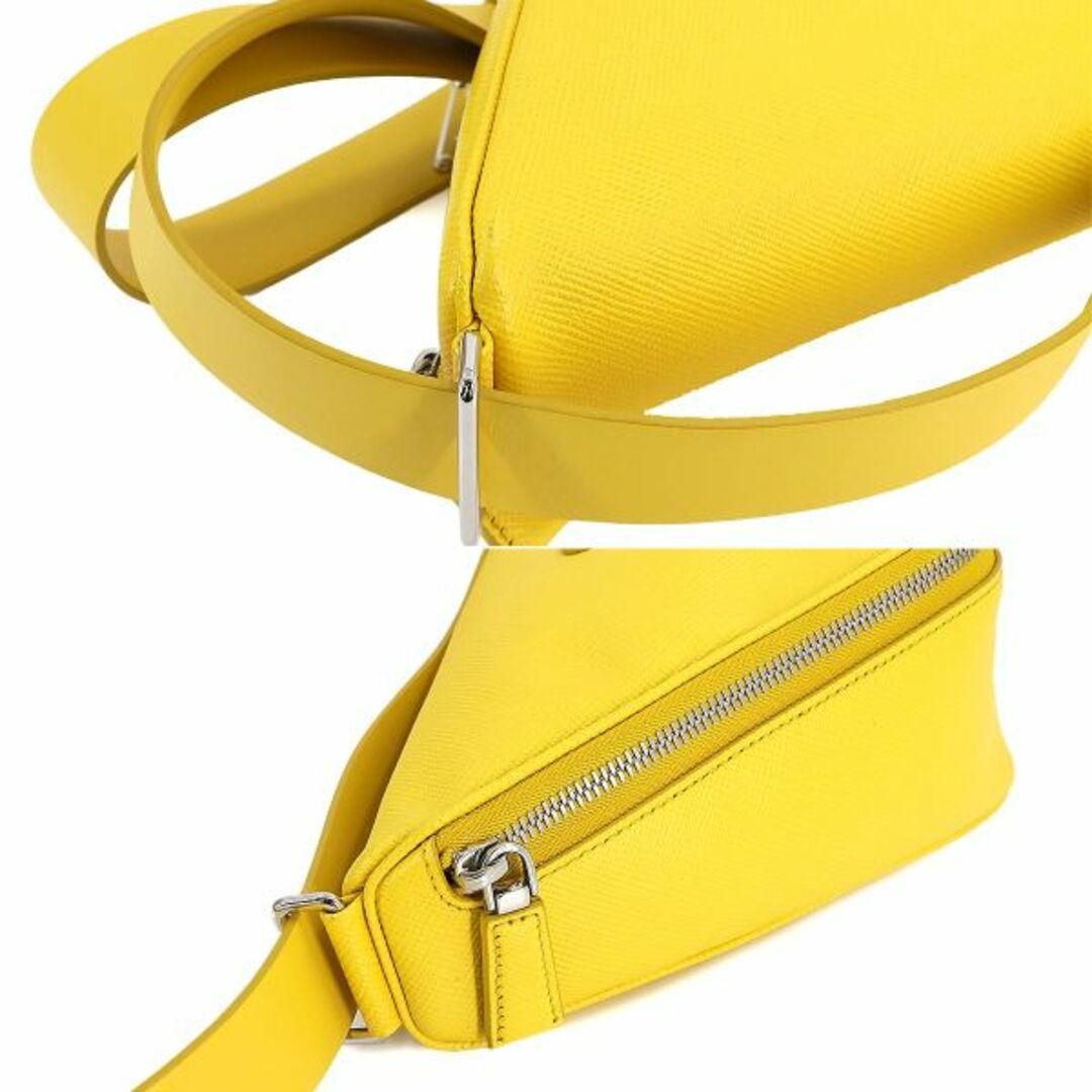PRADA - 未使用 展示品 プラダ PRADA トライアングル ショルダー PRADA - 未使用 展示品 プラダ PRADA トライアングル ショルダー