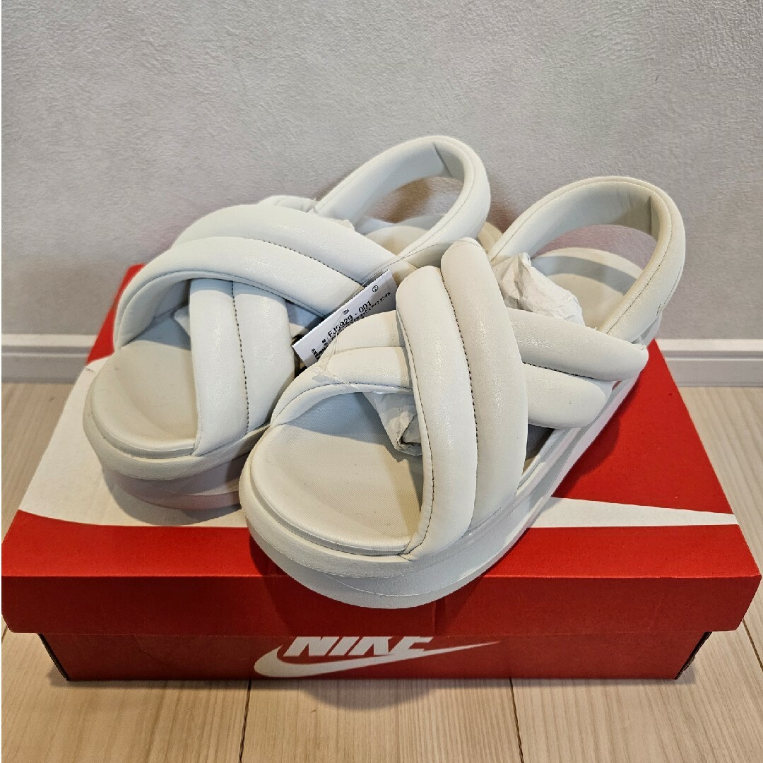 NIKE - (新品未使用)NIKE エアマックス アイラ 24センチの通販 NIKE - (新品未使用)NIKE エアマックス アイラ 24センチの通販