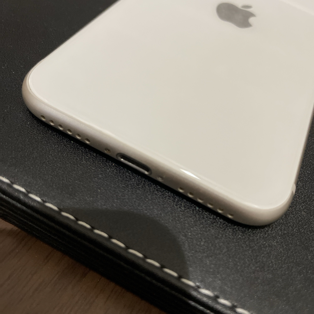 専用iPhone SE3 (第3世代) スターライト64GB SIMフリー 本体 専用iPhone SE3 (第3世代) スターライト64GB SIMフリー 本体