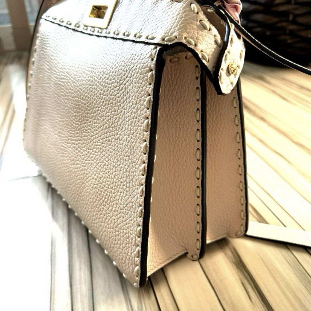 FENDI - FENDI セレリアピーカブー ベージュ(ラッピー付き)の FENDI - FENDI セレリアピーカブー ベージュ(ラッピー付き)の