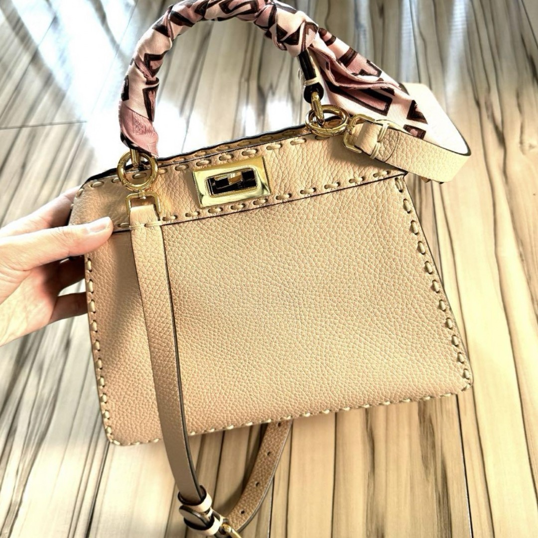 FENDI - FENDI セレリアピーカブー ベージュ(ラッピー付き)の FENDI - FENDI セレリアピーカブー ベージュ(ラッピー付き)の