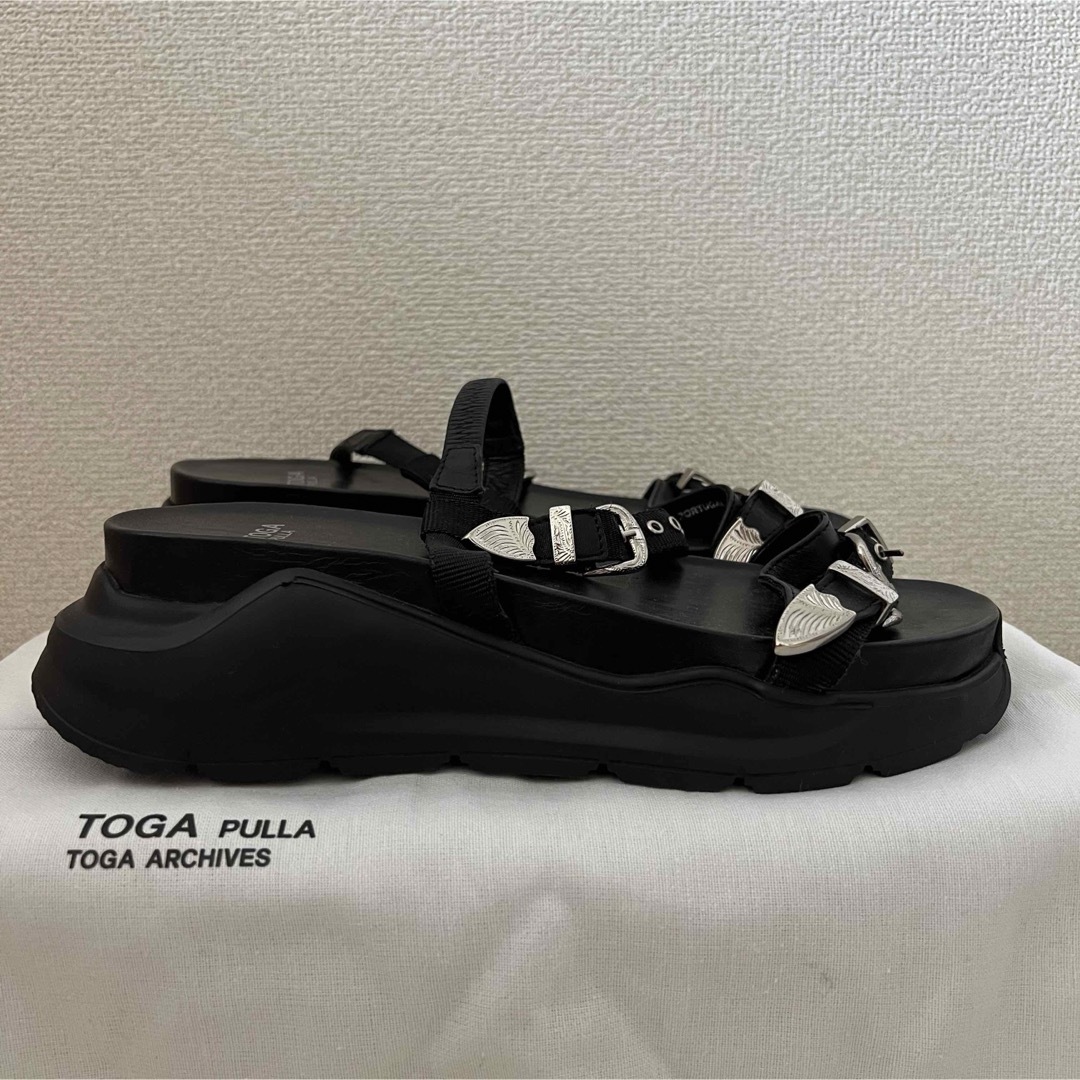 TOGA PULLA - TOGA PULLA ストラップ付きスポーツサンダル TOGA PULLA - TOGA PULLA ストラップ付きスポーツサンダル