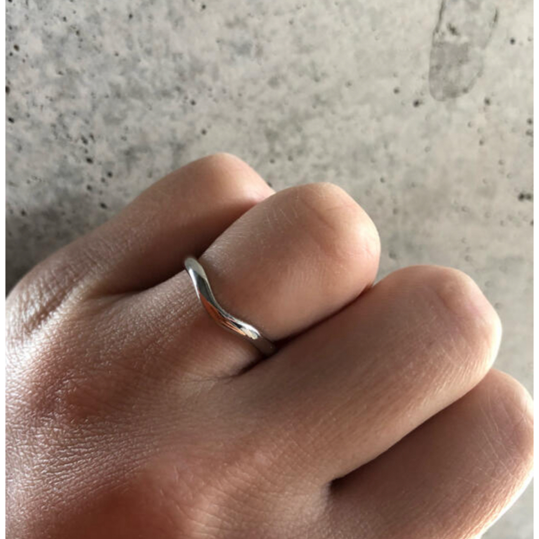 Tiffany & Co. - ティファニー プラチナ Pt950 カーブド バンド Tiffany & Co. - ティファニー プラチナ Pt950 カーブド バンド