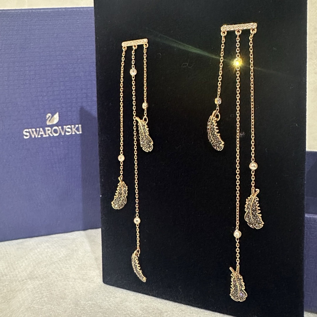 SWAROVSKI - SwarovskiのNiceフェザードロップロングピアスの通販 by BiBi|スワロフスキーならラクマ SWAROVSKI - SwarovskiのNiceフェザードロップロングピアスの通販 by BiBi|スワロフスキーならラクマ