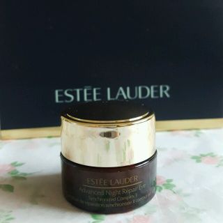 エスティローダー(Estee Lauder)のエスティローダー目もと用美容液(アイケア/アイクリーム)