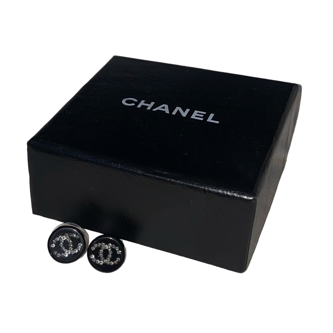 CHANEL ピアス ラインストーン ラウンド ブラック 片方キャッチなし CHANEL ピアス ラインストーン ラウンド ブラック 片方キャッチなし