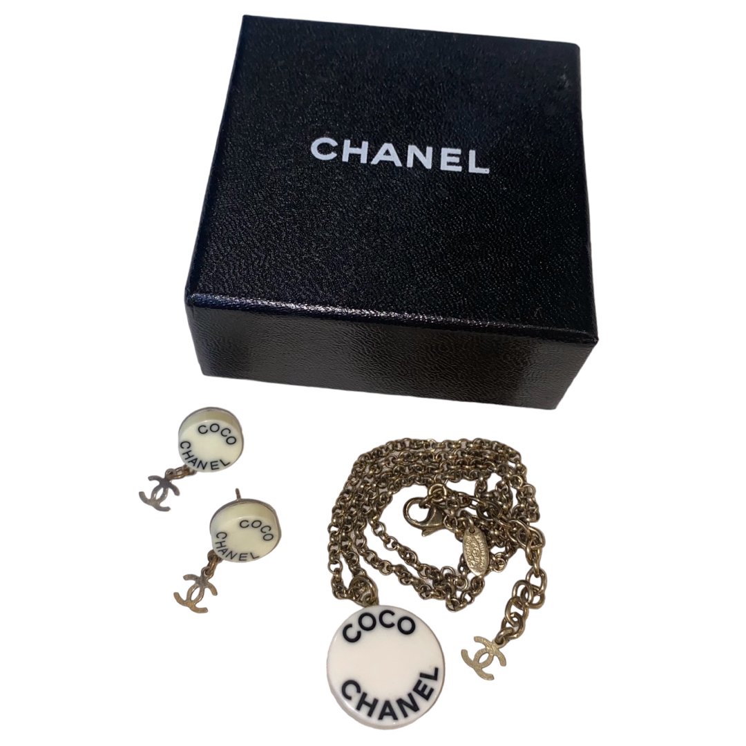 CHANEL - CHANEL シャネル ピアス ネックレス セットココマーク CHANEL - CHANEL シャネル ピアス ネックレス セットココマーク