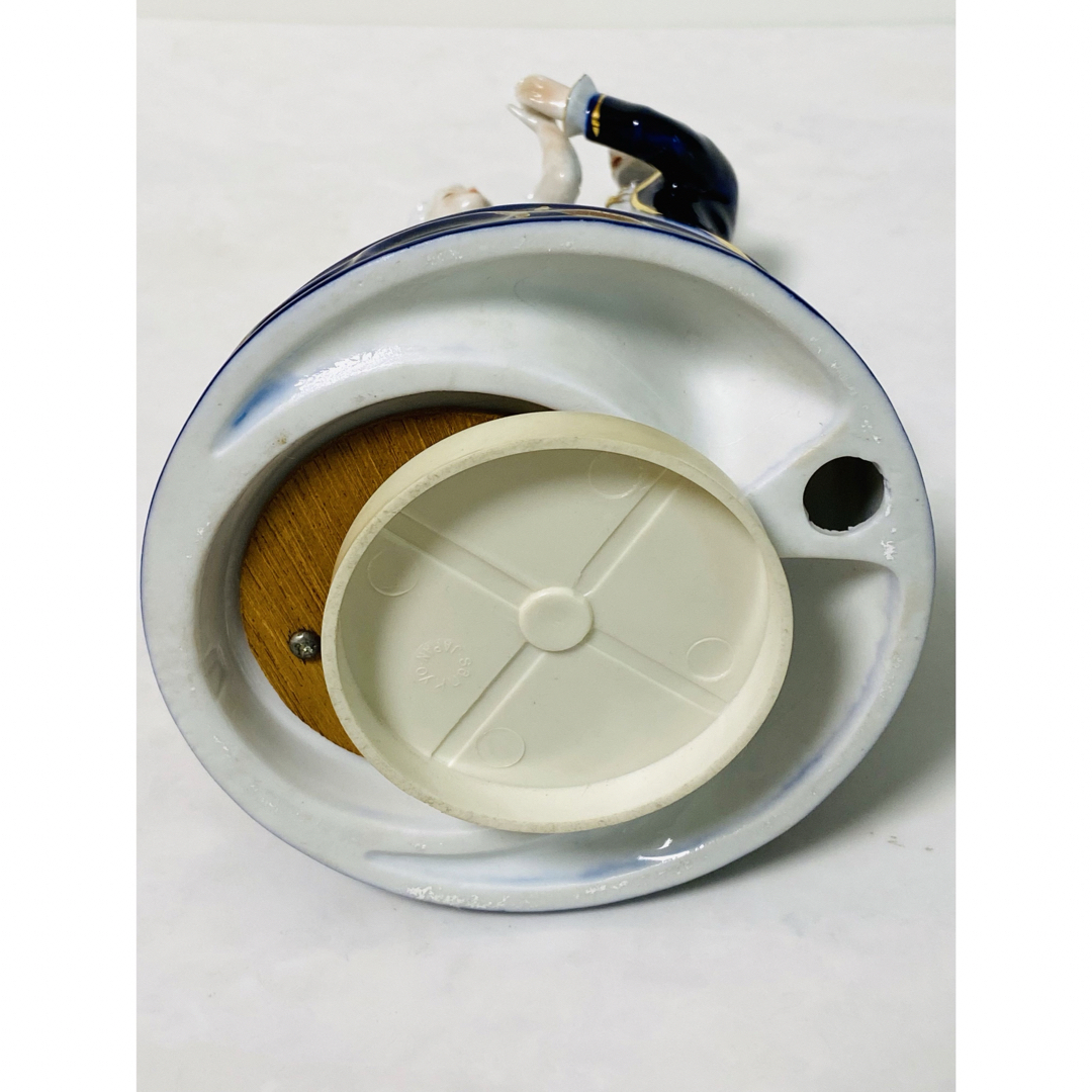 美品 】アンティーク 高さ21㎝ 中世西洋風 陶器人形 オルゴール 美品 】アンティーク 高さ21㎝ 中世西洋風 陶器人形 オルゴール