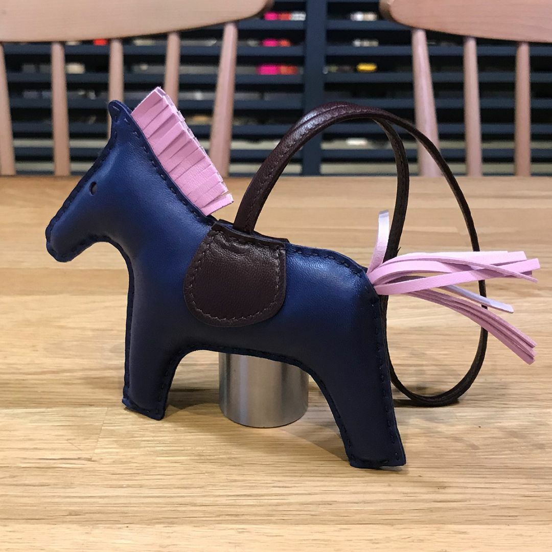 HERMES - 新品未使用 エルメス 入手困難 ロデオMM ブルーサフィール バッグチャーム