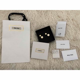 MIU MIU(ピアス ・ ゴールド/金色系)のフリマアイテム一覧 MIU MIU(ピアス ・ ゴールド/金色系)のフリマアイテム一覧