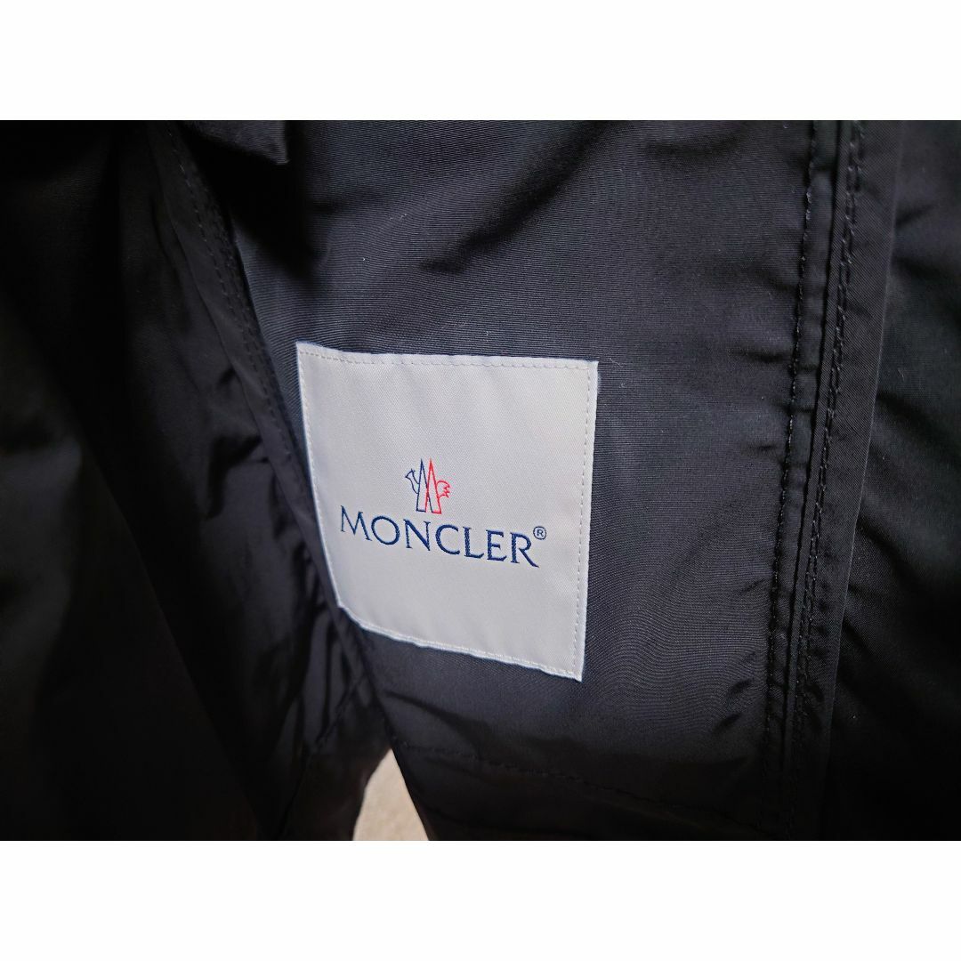 MONCLER - MONCLER LEANDRO ショート パーカー 新品未使用 タグ MONCLER - MONCLER LEANDRO ショート パーカー 新品未使用 タグ