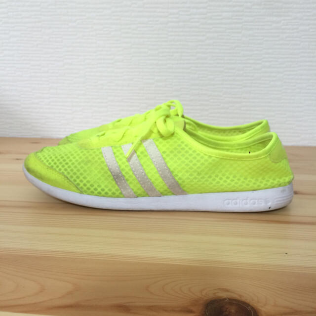 adidas(アディダス)の【ぴっぴ様専用】adidas ランニングシューズ 23.5cm レディースの靴/シューズ(スニーカー)の商品写真