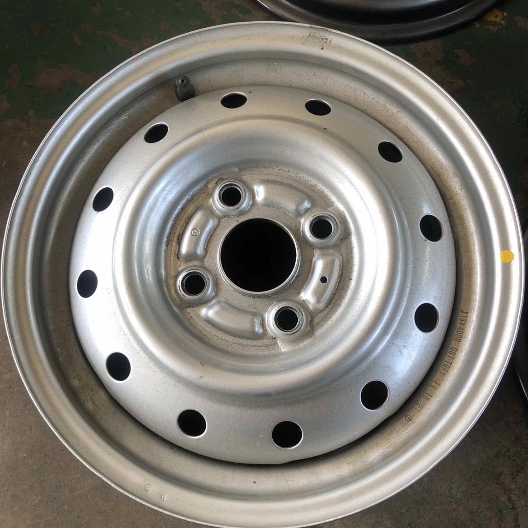 新車取り外しスズキ純正13インチスチールホイール4本セットの 新車取り外しスズキ純正13インチスチールホイール4本セットの