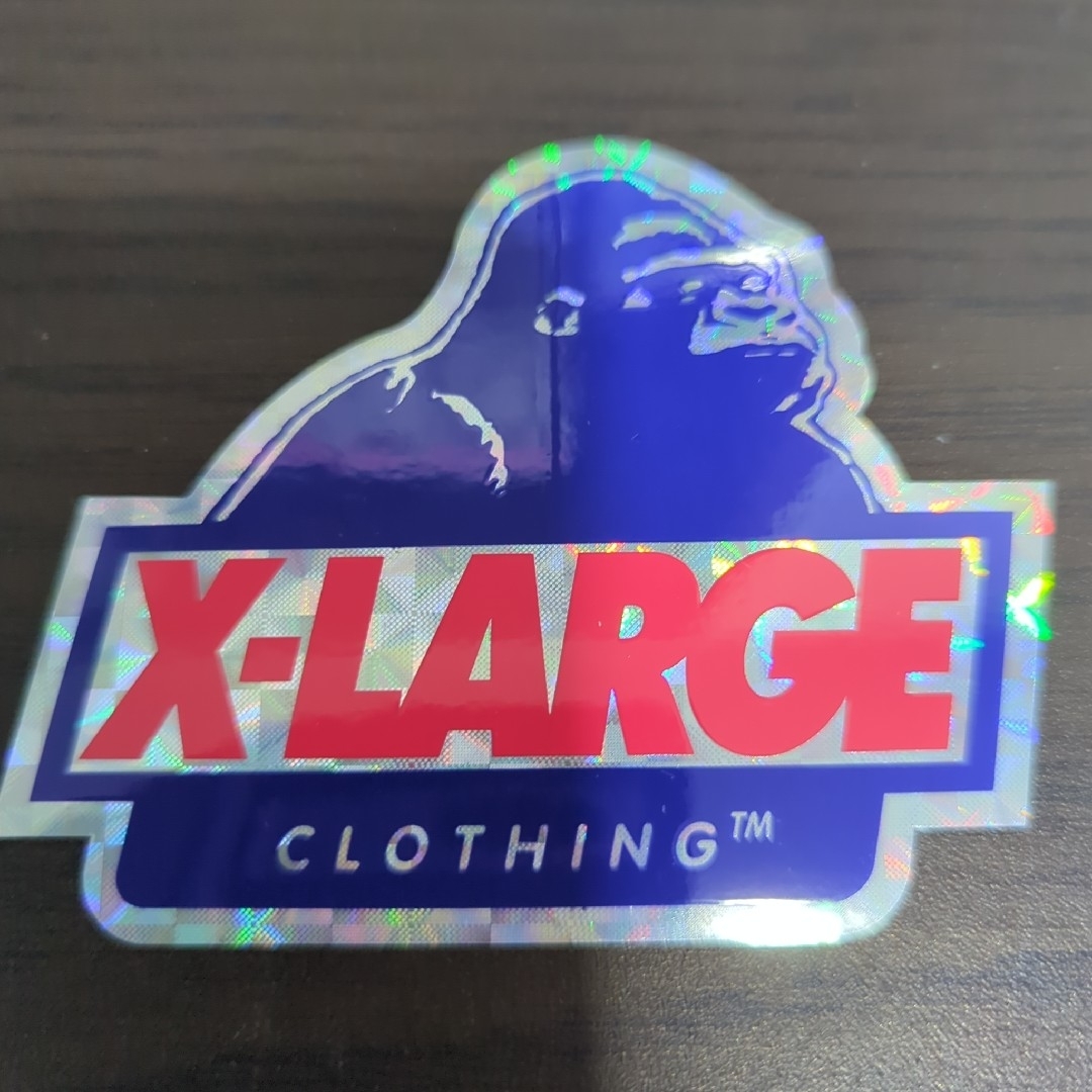 XLARGE(エクストララージ)の(縦7.5cm横9cm)X-LARGE エクストララージ ステッカー スポーツ/アウトドアのスポーツ/アウトドア その他(スケートボード)の商品写真
