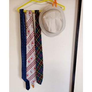 Golden Bear　帽子（中古品）　１点　＆　ネクタイ（中古品）3本。(ハット)