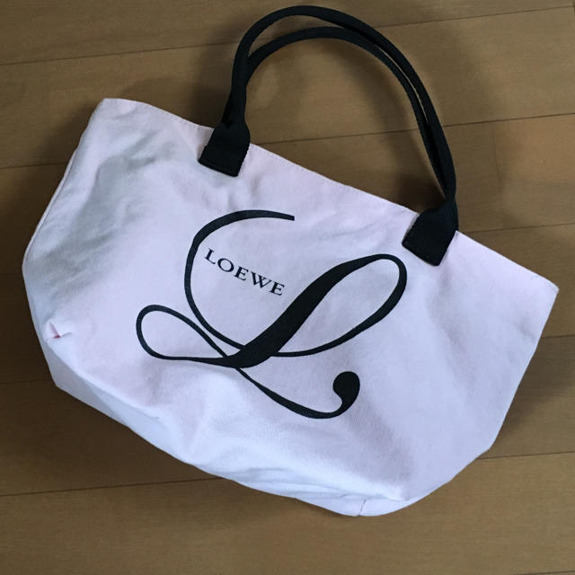 LOEWE - ロエベ エコバッグの通販 by KINAKO's shop|ロエベなら LOEWE - ロエベ エコバッグの通販 by KINAKO's shop|ロエベなら