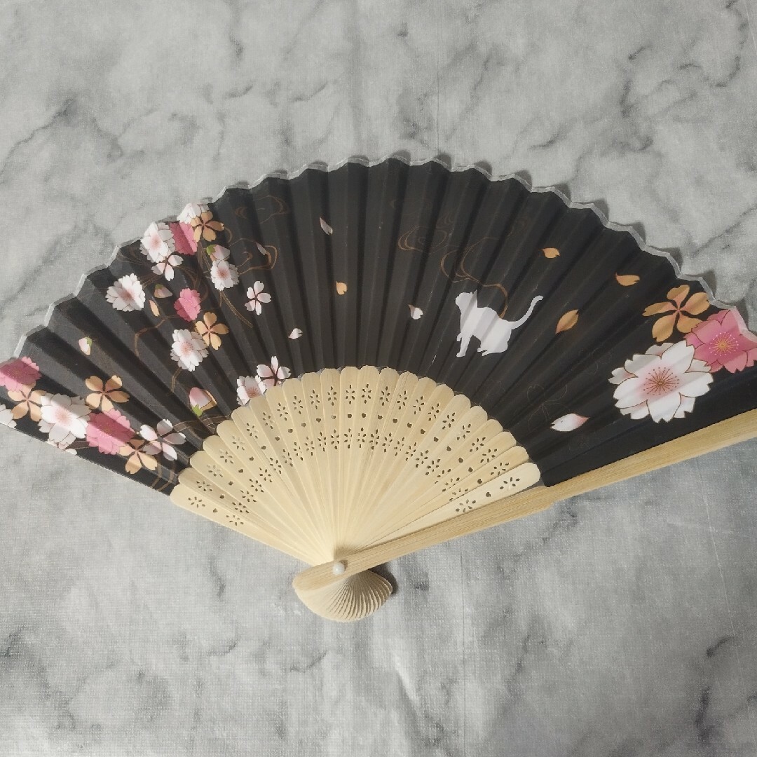 お値下げ)扇子 桜柄 勢いづい お値下げ)扇子 桜柄 勢いづい
