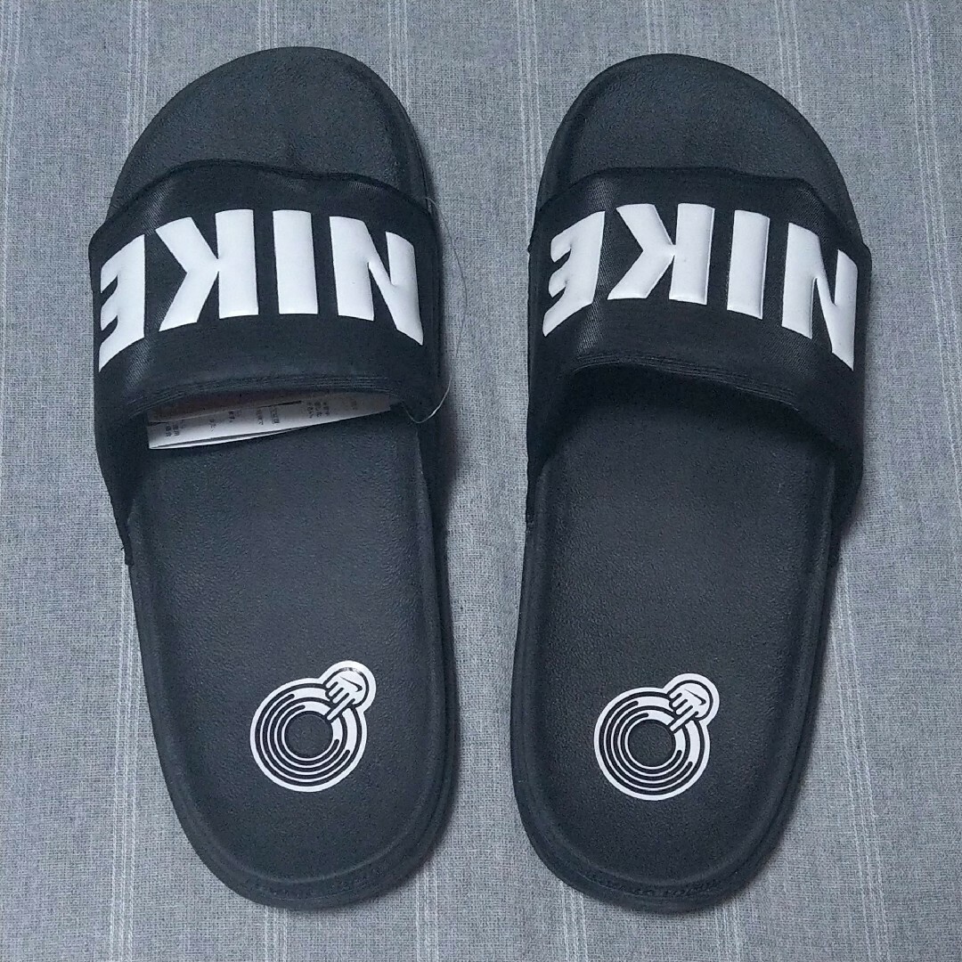 NIKE - 26cmナイキ オフコートサンダル ブラック黒白 ベナッシ NIKE - 26cmナイキ オフコートサンダル ブラック黒白 ベナッシ