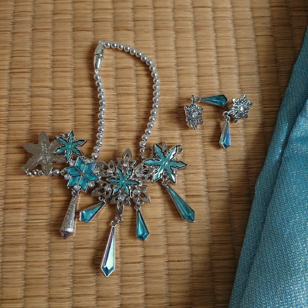Disney - ビビディバビディブティック エルサ ドレス 130cmの Disney - ビビディバビディブティック エルサ ドレス 130cmの