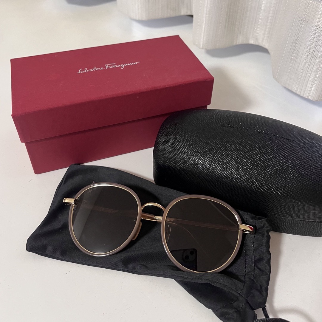 ケース付き】【Ferragamo /フェラガモ】サングラス ケース付き】【Ferragamo /フェラガモ】サングラス