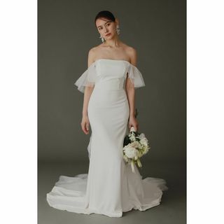 上品！ウエディングドレス オフショルダー 豪華なバックリボン ふわふわ 前撮り(ウェディングドレス)