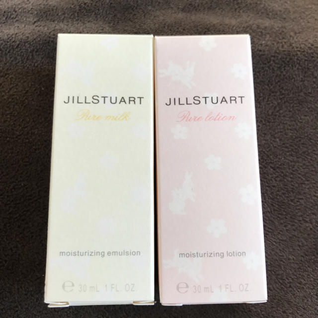 JILLSTUART(ジルスチュアート)のジルスチュアート 化粧水＋乳液 トラベルサイズ非売品 コスメ/美容のスキンケア/基礎化粧品(化粧水/ローション)の商品写真