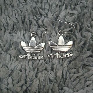 アディダス(adidas)のアディダス★ピアス★adidas★シルバー★ロゴ(ピアス)