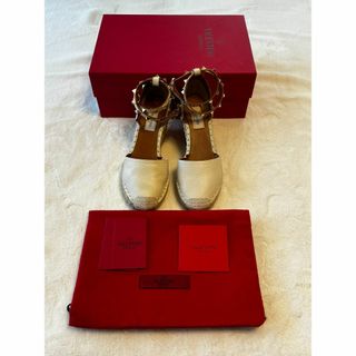 ヴァレンティノガラヴァーニ(valentino garavani)の【超美品】VALENTINO　ヴァレンティノ　アイボリカラー　エスパドリーユ(サンダル)