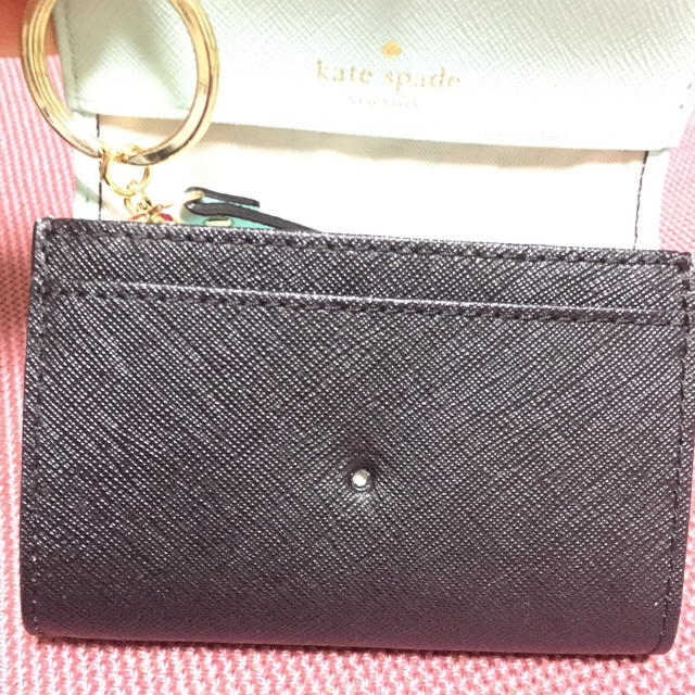 kate spade new york(ケイトスペードニューヨーク)のケイトスペード パスケース キーリング付き レディースのファッション小物(名刺入れ/定期入れ)の商品写真