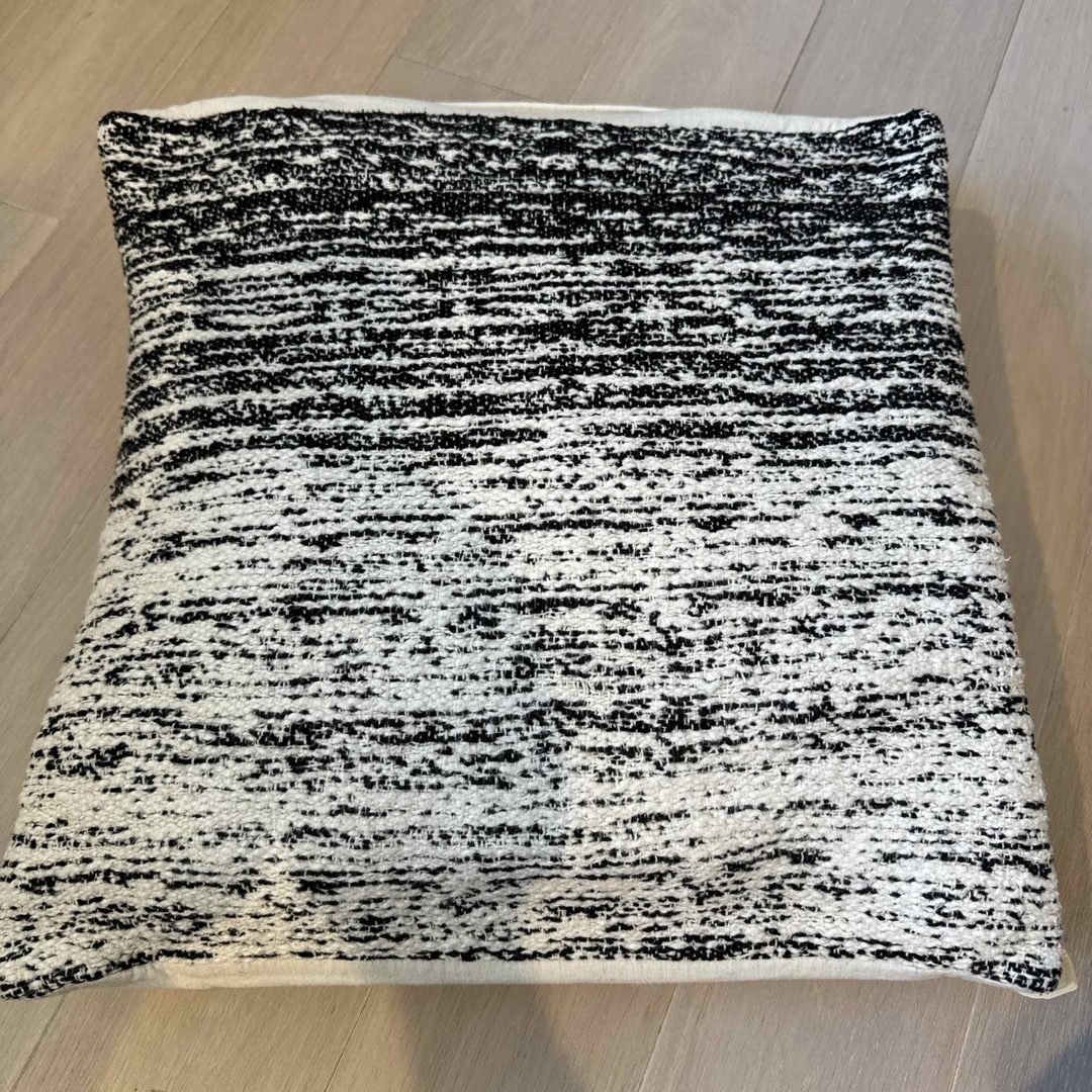 ACTUS - クッション カバー フェザー中材 アクタス 45×45の通販 ACTUS - クッション カバー フェザー中材 アクタス 45×45の通販