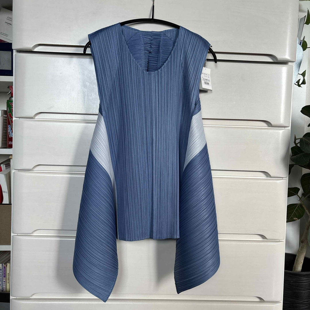 PLEATS PLEASE ISSEY MIYAKE - プリーツプリーズ ❣️オシャレ PLEATS PLEASE ISSEY MIYAKE - プリーツプリーズ ❣️オシャレ