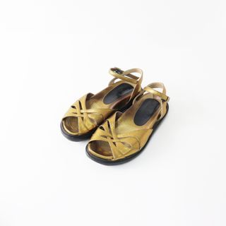 【全品送料無料】 値下げ！！MARNI マルニウッドソール・アンクルストラップ 靴